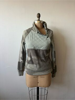 Abercrombie & Fitch Sage Green and Heather Gray Sherpa-Lined Pullover